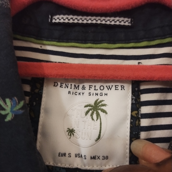 Denim And Flower Men's Navy Blue Short Sleeve Shirt Nautical Button Up Size Sm - Picture 4 of 7